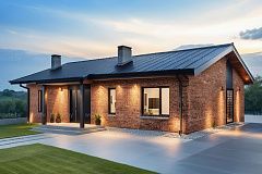 Одноэтажный дом с 2ым светом и 3мя спальнями включая мастер-спальню.