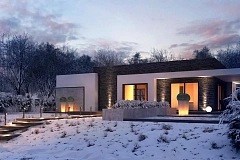 Проект современного одноэтажного дома с интересной планировкой и гаражом для одной машины.